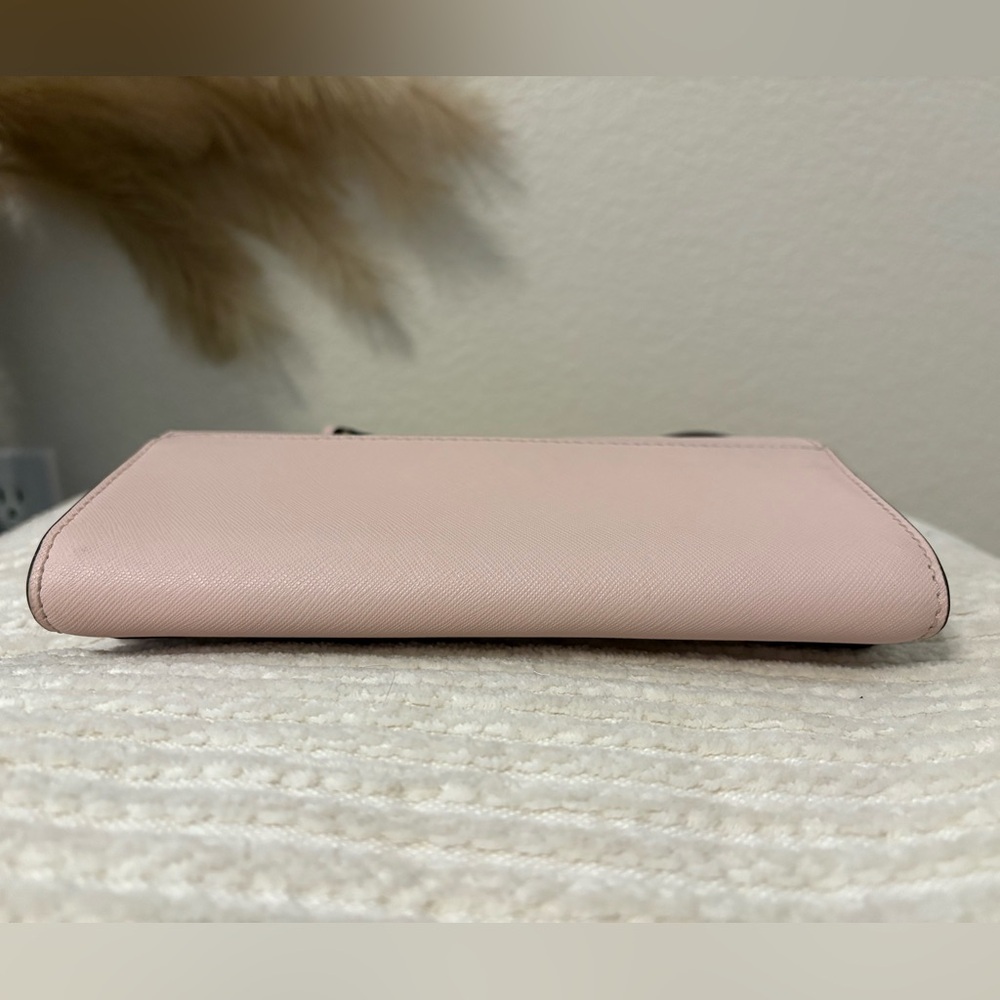 Michael Kors Blush Pink Wallet with Detachable Crossbody Chain Strap - Like New - Picture 4 of 8
